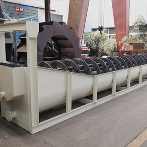 Planta de cribado móvil lineal sobre orugas en oferta con caja de cambios y motor para procesamiento de mineral y cribado de alta precisión - Product Image 2