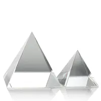 Yüksek kaliteli cam malzeme şeffaf kristal piramit prizma