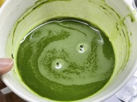 Poudre de Matcha en Gros Yibenef Qualité Cérémoniale 6A Unique Traditionnelle Broyée à la Pierre 5KG Poudre de Matcha de Grade Cérémonial OEM