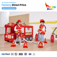 Ensemble de jeu de rôle pompier personnalisé en gros pour parc d'attractions intérieur, avec camion de pompiers en fibre de verre et en bois pour la maternelle
