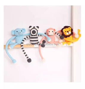 Nhà máy tùy chỉnh Crochet động vật ôm vòng đeo tay, Amigurumi cổ dài vịt/ếch/hươu cao cổ/móc chìa khóa/túi phụ kiện, Crochet Nhẫn - Product Image 3