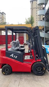 מלגזה חשמלית בעלת ארבעה גלגלים, קיבולת 2-3 טון, סוללת ליתיום-יון, אחריות לשלוש שנים, מלגזה להרמת מכולות לשימוש שטח - Product Image 2