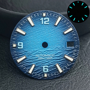 Esfera de Reloj Personalizable OEM con Diseño de Olas Oceánicas en Degradado Azul para Movimiento NH35, Resistente al Agua hasta 200 m, Marcadores Luminosos C3 - Product Image 3