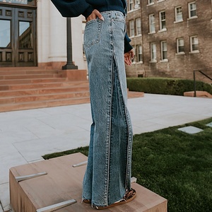 Jean baggy en denim pour femme, taille mi-haute, coupe large, délavé bleu contrastant, avec logo personnalisé du fabricant - Product Image 4