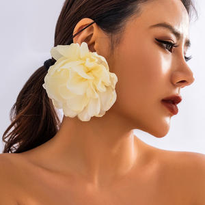 Pendientes colgantes de flor de rosa grande de satén exagerado para mujer, pendientes de botón llamativos, joyería de fiesta para mujer - Product Image 4