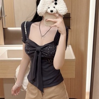 T-shirt élégant et unique à manches courtes, col en V, coupe ajustée coréenne, avec soutien-gorge intégré, pour femme, style décontracté chic, couleur unie, haut court