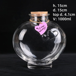 Pot de bonbons et d'épices <span class=keywords><strong>en</strong></span> <span class=keywords><strong>verre</strong></span> <span class=keywords><strong>en</strong></span> forme de <span class=keywords><strong>coeur</strong></span> de 70ml avec bouchon <span class=keywords><strong>en</strong></span> liège pour le stockage décoratif de cuisine et le conteneur de condiments - Product Image 6