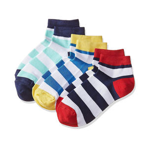 Chaussettes douces au toucher avec matière extensible, ajustement confortable, texture lisse, idéales pour un usage quotidien, activités de plein air, intérieur - Product Image 2