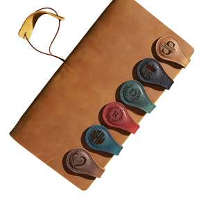 Marcador Magnético de Cuero con Nombre Grabado Personalizado, Marcador de Página con Icono, Hecho a Mano, Clásico, Reutilizable, Clip para Libros - Product Image 1