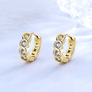 Pendientes de tuerca de moissanita VVS GRA de corte redondo con diseño de cola de pez de líneas simples, rellenos de oro de 14K, joyería de uso diario para mujer - Product Image 4
