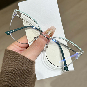 女性と男性のための2025新着レトロファッション猫目デザイナー眼鏡ブルー抗放射線フォトクロミックメガネ - Product Image 4