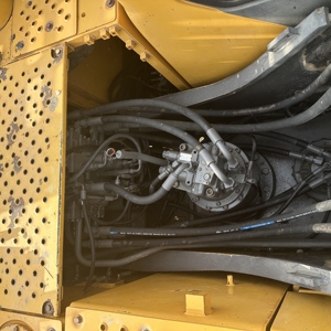 Excavatrice sur chenilles Volvo EC210D d'occasion, faible nombre d'heures, consommation de carburant économique, pour la construction et l'exploitation minière - Product Image 3