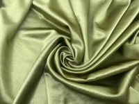 Tissu satiné en polyester vert olive texturé avec détails plissés fins pour robes et jupes de soirée élégantes