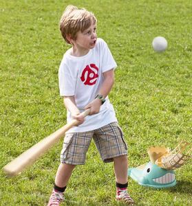 Juego de entrenamiento deportivo al aire libre: Máquina lanzadora de béisbol con pedal para niños - Product Image 4