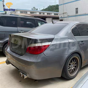 ฝากระโปรงท้ายคาร์บอนไฟเบอร์ทรง OEM สำหรับรถบีเอ็มดับเบิลยู ซีรีส์ 5 รุ่น E60 ปี 2003-2010 - Product Image 2