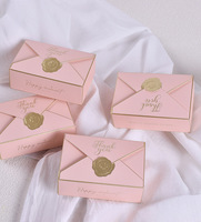 Boîte à dragées carrée écologique en gros avec finition UV gaufrée pour mariage, douche nuptiale, fiançailles, emballage cadeau