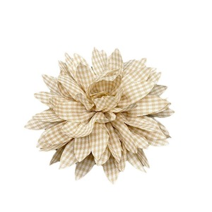 Corsages de flores a cuadros hechos a mano de tela de 13 cm, flores a cuadros para el cabello, zapatos, bolsos, ropa y accesorios. - Product Image 5