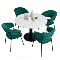 Fauteuil rembourré de style italien, élégante chaise de salle à manger en velours avec dossier capitonné