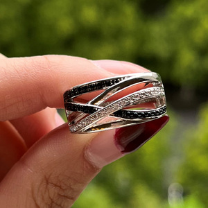 Anello geometrico F1593 con pavé di diamanti naturali per matrimonio, anelli unisex alla moda. - Product Image 3