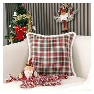 Housse <span class=keywords><strong>de</strong></span> coussin en tissu à carreaux <span class=keywords><strong>de</strong></span> Noël <span class=keywords><strong>de</strong></span> haute qualité avec pompons pour la décoration <span class=keywords><strong>de</strong></span> fête - Product Image 5
