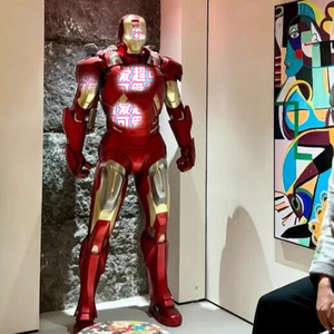 Sculpture en fibre <span class=keywords><strong>de</strong></span> verre grandeur nature <span class=keywords><strong>de</strong></span> Iron Man, statue <span class=keywords><strong>de</strong></span> <span class=keywords><strong>super</strong></span>-héros Marvel avec Gant <span class=keywords><strong>de</strong></span> l'Infini pour la décoration <span class=keywords><strong>de</strong></span> centres commerciaux et parcs à thème - Product Image 5
