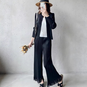 Conjunto de Dos Piezas de Moda Occidental para Mujer, Cárdigan Plisado Miyake con Cuello Redondo y Pantalones Anchos con Flecos, Venta al Por Mayor, PY 2026 - Product Image 3