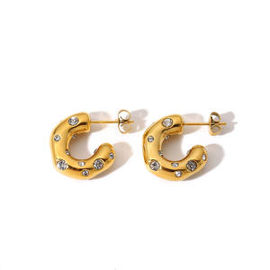 Pendientes Grandes de Zirconia en Forma de C con Detalles Dorados para Mujer, Acero Inoxidable 18K, Estilo Vintage, para Bodas y Fiestas - Product Image 5