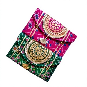 Elegante Caja de Regalo Bordada para Regalos de Diwali, Regalos de Eid y Celebraciones Tradicionales Indias, Empaque Decorativo con Hilo - Product Image 1
