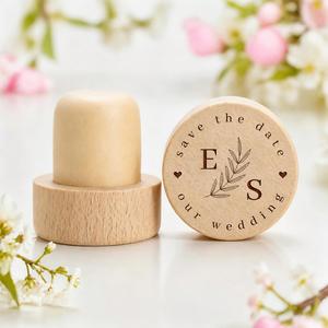 Bouchon de bouteille de vin personnalisé, bouchons de vin en bois sur mesure pour les cadeaux de mariage, les fêtes prénuptiales, bouchon de bouteille en bois gravé - Product Image 1