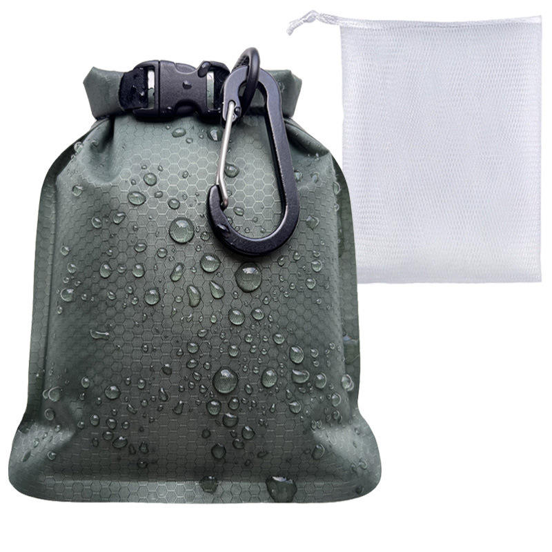 สีเขียว + สีขาวสุทธิ + หัวเข็มขัดสีดำ