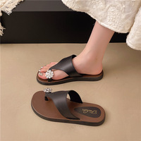 Sandales plates pour femmes style féerique avec fleurs en strass, parfaites pour la plage, vente en gros de claquettes et pantoufles