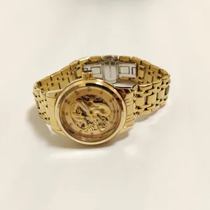 Relógio de pulso mecânico automático para homens, relógio de dragão personalizado em aço inoxidável dourado personalizado para fabricantes