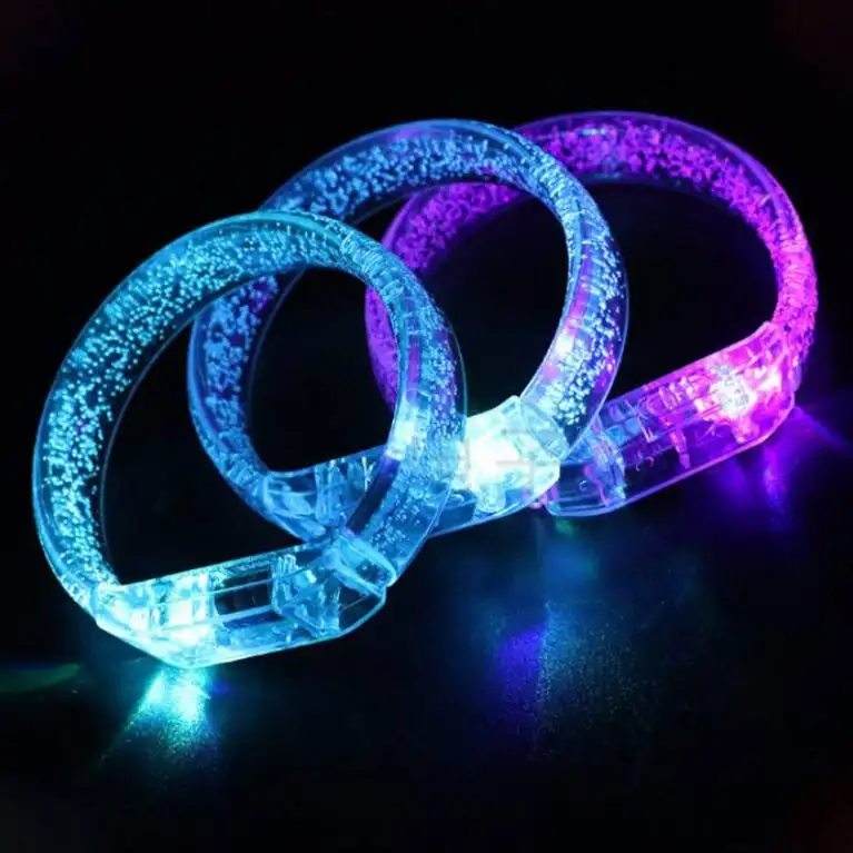 A buon mercato Led lampeggiante braccialetti Multi cambiamento di colore con luce fino a bolla braccialetto lampeggiante luminoso braccialetto per Neon Party