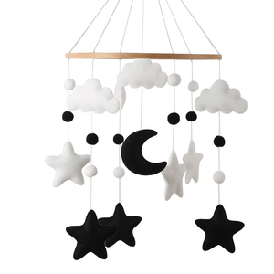 Mobile Montessori noir et blanc, jouet suspendu pour le développement du bébé, décoration de <span class=keywords><strong>chambre</strong></span> d'enfant avec lune et étoiles, cadeau de naissance - Product Image 1