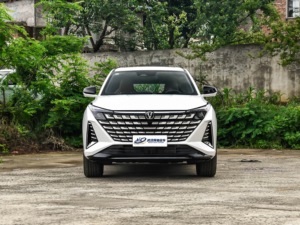Auto Usado Changan UNI-Z 2024 1.5T LHD Bajo Kilometraje SUV Gasolina Inspección OK Venta al por Mayor de Repuestos para África Occidental Euro VI - Product Image 4