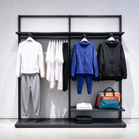 Présentoir en bois pour vêtements masculins avec base noire et plateforme pour mannequin CE ETL – Vente en gros et au détail pour boutiques