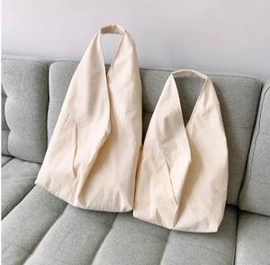 Bolsa de Lona Resistente para Playa con Logotipo Personalizado Más Popular del 2025, con Cremallera y Bolsillo - Product Image 1