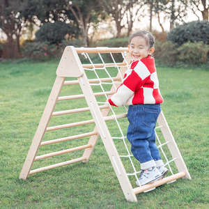 Marco de escalada triangular de madera con cuerda de red, patio de recreo interior, juguete de <span class=keywords><strong>aprendizaje</strong></span> Montessori para niños, juguete de entretenimiento divertido para bebés - Product Image 1