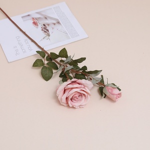Centre de table de mariage en soie faite à la main, style naturel, décoration intérieure douce, art floral, roses artificielles à bords frisés Anna Rose - Product Image 5