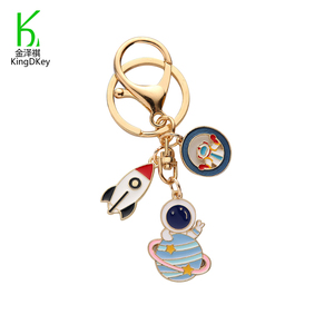 2024 thiết kế mới mặt trăng sao không gian Mặt dây chuyền Keychain hành tinh người ngoài hành tinh Phi Hành Gia hình dạng Keyring Phi Hành Gia kim loại <span class=keywords><strong>keyholder</strong></span> - Product Image 5