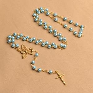 カトリックロザリオ ピンクガラスパールビーズ 天使の羽 トレンディなイエスロザリオネックレス 6MM ゴールドジュエリー 卸売 - Product Image 4