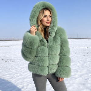 Giacca in Vera Pelliccia per Donna, Cappotto Invernale Spesso e Caldo in Vera Pelliccia di Volpe con Cappuccio, Materiali di Alta Qualità - Product Image 4