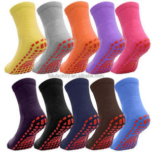 Chaussettes de sport OEM antidérapantes personnalisées Bilu pour trampoline, yoga et saut, pour enfants et adultes - Product Image 1