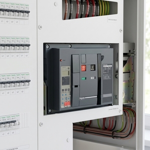 Masterpact NW12H2 1250A ACB 3/4 pôles, tiroir d'air 100kA, fixation 33616 47363 47311 47321 NW12H1 NW12N1 - Product Image 1
