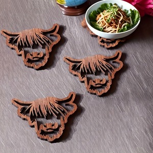 Sous-verre en bois Vache des Highlands 15x12cm, ajouré, résistant à la chaleur, décoration rustique pour mariage - Product Image 3