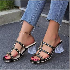 Sandalias de remache con punta en pico cuadrada para mujer, tendencia de verano, zapatos deslizantes transparentes para exteriores a la moda con tacón grueso para mujer - Product Image 3