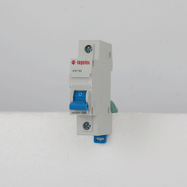 Ingele Mcb Circuit Breaker Wholesale Leakage Clearance Wholesale in China Popular Wifi Earth Leakage Solar Panel Circuit Breaker
