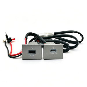LED-Anzeige Dual-Schnellladungs-USB-Buchse 12V DC Armaturenbrett-Ersatzladegerät Passend für Ford Focus MK2 MK3 Originalposition - Product Image 1