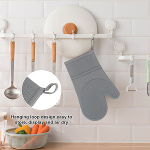 Gants de four doux personnalisés noir-gris en coton biologique double, résistants à la chaleur, pour cuisine, micro-ondes et barbecue, avec inserts en silicone - Product Image 4
