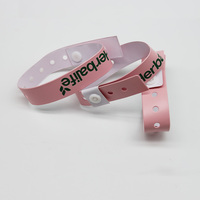 Pulsera RFID de PVC de 13,56 MHz para eventos Código QR personalizado Identificar pulseras de vinilo de plástico NFC para hospital